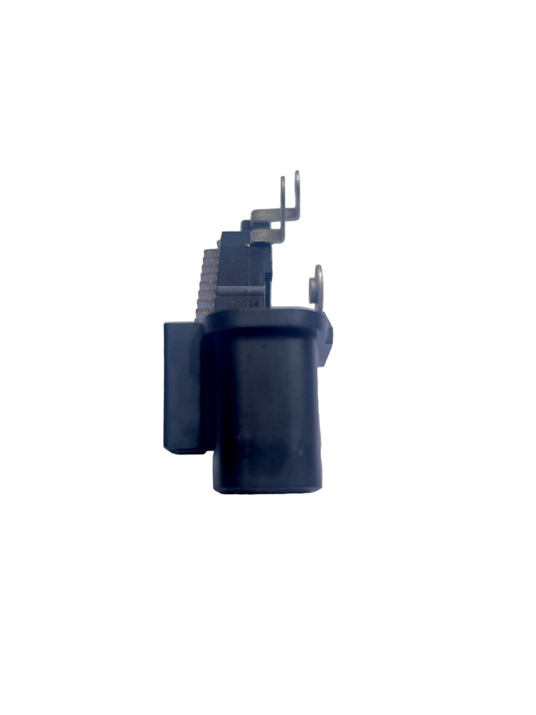 REGULADOR DE VOLTAJE TOYOTA / MAZDA / IN441